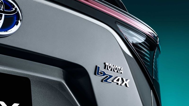 Toyota bZ4X Concept mang đường nét đậm chất thể thao